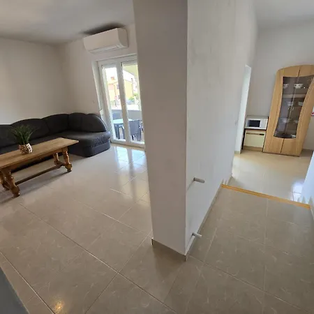 Apartment Marcons *