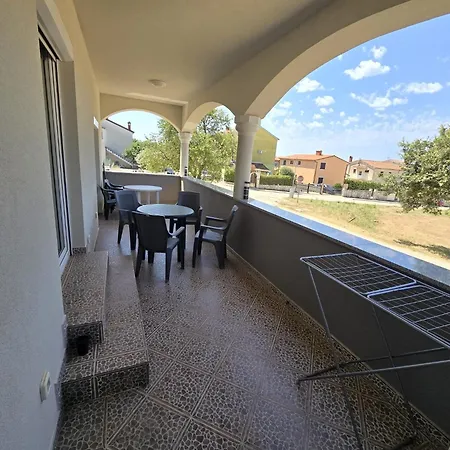 Marcons Apartment *