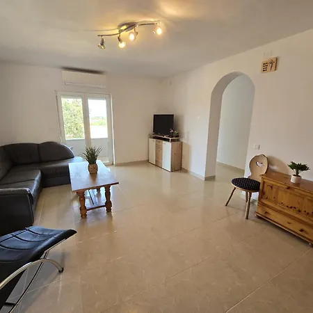 Apartment Marcons *