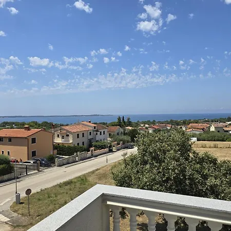 Apartment Marcons *